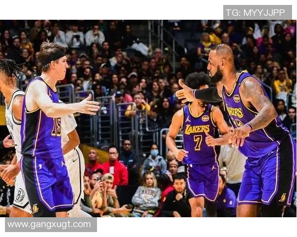 2月1日湖人与快船的激烈对决全场精彩瞬间解说回顾